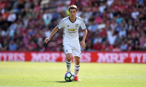 Ander Herrera chơi ấn tượng trong mùa 2016/17
