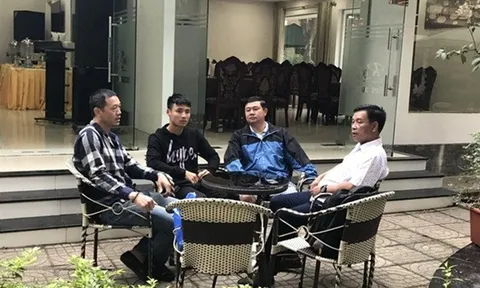 Lãnh đạo SLNA thăm hỏi “nạn nhân” bị gãy mũi