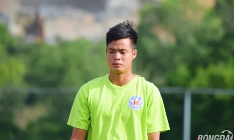 Bầu Hiển hỗ trợ thủ thành U23 Việt Nam chữa bệnh cho mẹ
