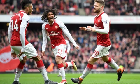 Arsenal cán mốc 1.000 bàn thắng, Ozil phá kỷ lục của Cantona