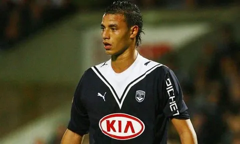 Arsenal đã bị Bordeaux "lừa" thương vụ Chamakh như thế nào?