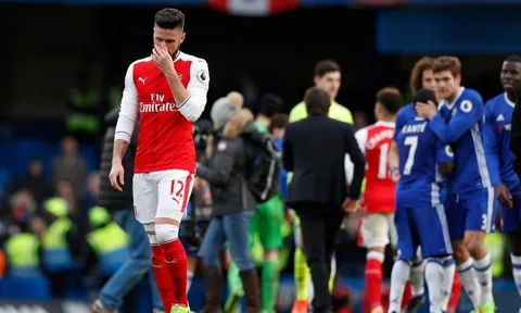Arsenal họp khẩn để cứu mùa giải