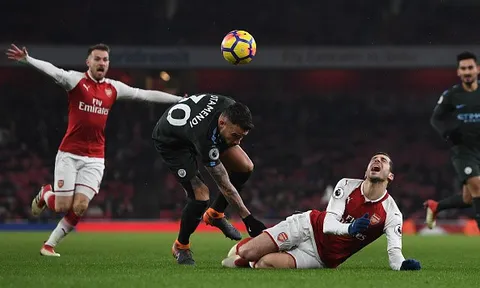 Arsenal: Khi những đứa trẻ mang gương mặt già nua