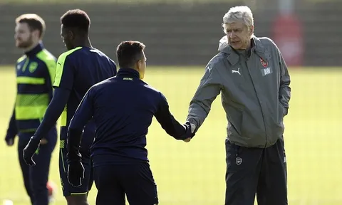 Arsenal không cho phép Sanchez ở lại Anh