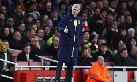Arsenal muốn giữ Wenger: Sự lý tính điên rồ