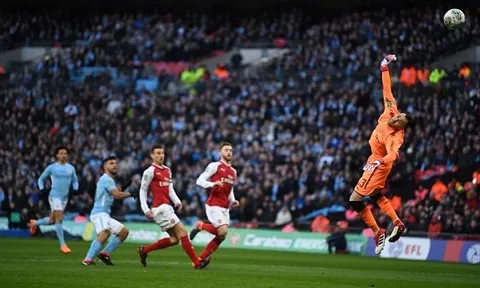 Arsenal sụp đổ sau pha lốp bóng điệu nghệ của Sergio Aguero