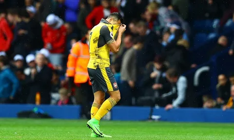 Arsenal thua sốc: Tất cả là lỗi của... Paul Merson