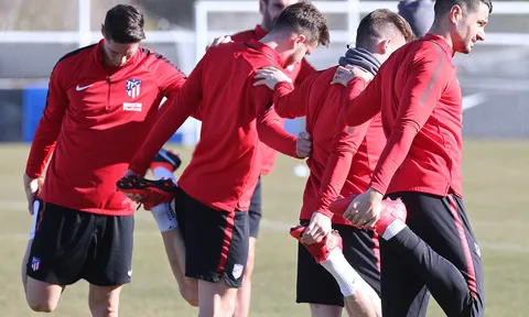 Atletico tập luyện cật lực trước thử thách chông gai