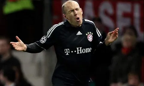 Bàn thắng kinh điển: Arjen Robben vs Manchester United