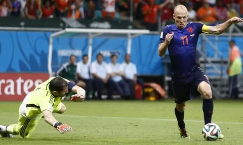 Bàn thắng kinh điển: Arjen Robben vs Tây Ban Nha