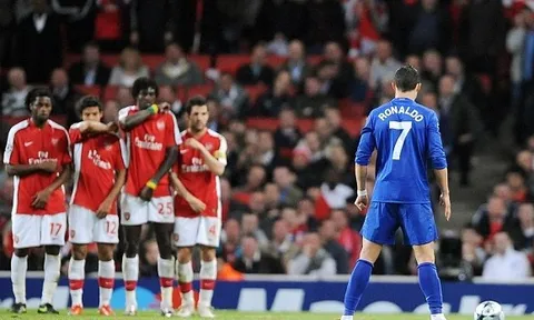 Bàn thắng kinh điển: Cristiano Ronaldo vs Arsenal