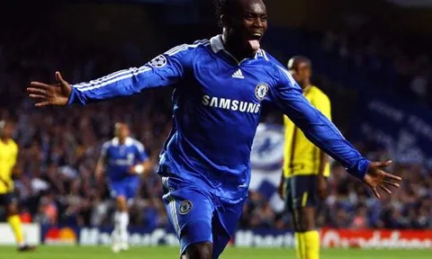 Bàn thắng kinh điển: Michael Essien vs Barcelona