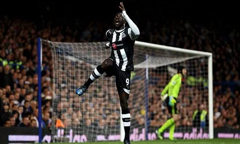 Bàn thắng kinh điển: Papiss Cisse vs Chelsea