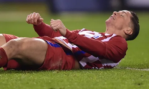 Bản tin BongDa ngày 3-3 | Torres suýt mất mạng, Atletico suýt mất điểm