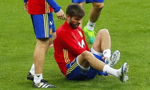 Barca 'hú hồn' với chấn thương của Pique