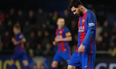 Barca thất thế: Đến Messi “đứa con của Chúa” cũng bất lực