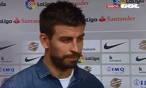 Barca thua tức tửi, Pique trút giận lên trọng tài