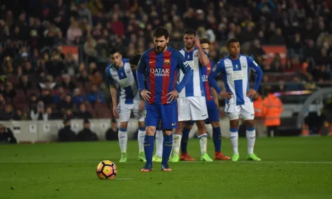 Barcelona của Enrique vô đối về… nhận penalty