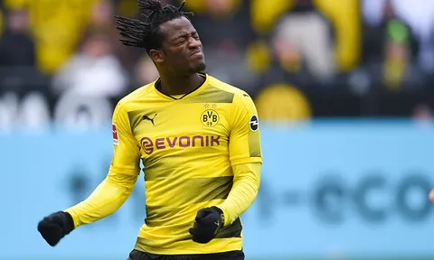 Batshuayi lại nổ súng, Dortmund giữ chắc vị trí thứ 3