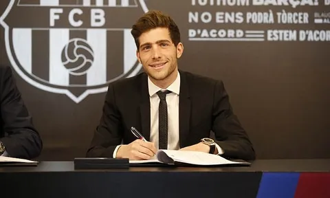 'Báu vật' La Masia CHÍNH THỨC gia hạn với Barcelona