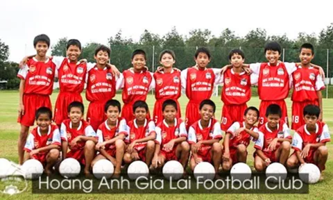 Bệ phóng cho bóng đá nước nhà