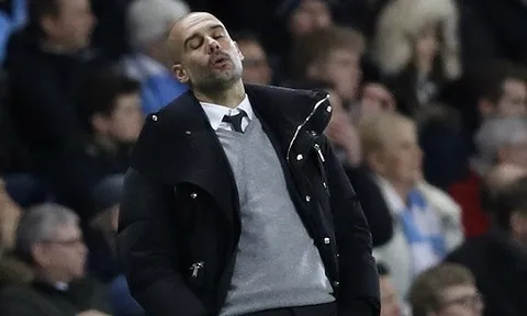 Bế tắc hoàn toàn trước Stoke, Man City bị Chelsea bỏ xa đến 10 điểm