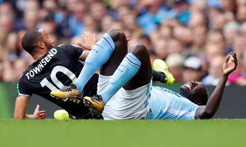 Benjamin Mendy chạy đua trước derby Manchester