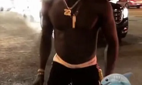 Benjamin Mendy khoe cơ bắp cuồn cuộn dưới cái lạnh -20 độ C