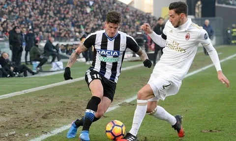 Bị Udinese đả bại, AC Milan bật khỏi top 6