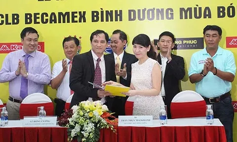Kỷ lục gia V-League bảnh bao trong ngày tái ký áo đấu