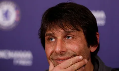 'Bố già' tại Chelsea, về nhà Conte vẫn hạ mình trước vợ