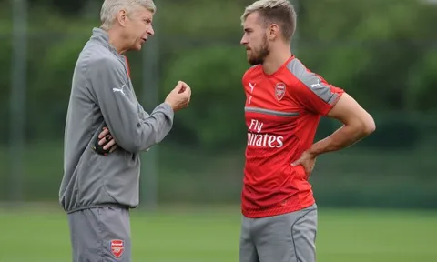 Bộ phim xúc động về Ramsey vs Wenger