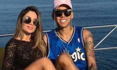 Bỏ tập, Firmino thoải mái du hí với vợ tại đảo Síp