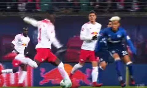 Bom tấn Keita của Liverpool sút xa khủng đến thế nào?