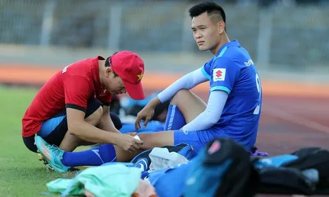 Vui buồn bác sĩ bóng đá