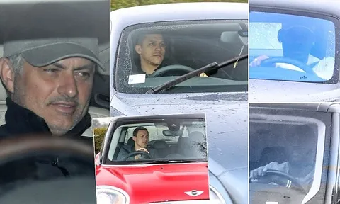 Cả đội M.U ủ rũ, chỉ mỗi Mourinho tươi tắn đến sân tập