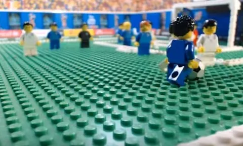 Các chiến binh Lego của Italia và Argentina so tài với nhau như thế nào?