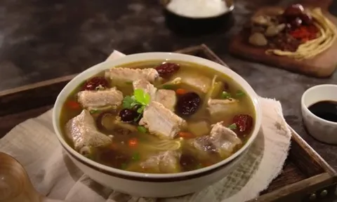 Cách nấu canh sườn non ngon tại nhà