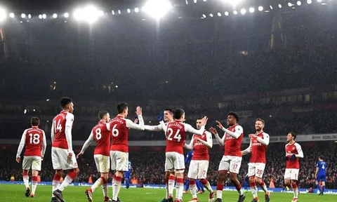 Cảm ơn Sanchez, vì 'Wenger-ball' đã trở lại!