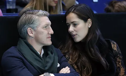 Cận cảnh gia đình hạnh phúc của Schweinsteiger