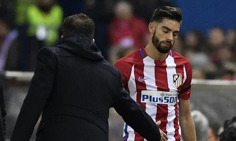 Carrasco bất mãn Simeone, Chelsea và Bayern mừng ra mặt
