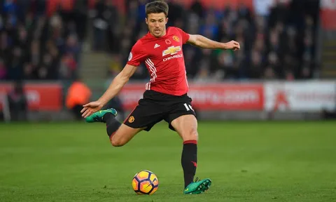 Với Man Utd, quên Top 4 đi, vô địch mới đáng ăn mừng