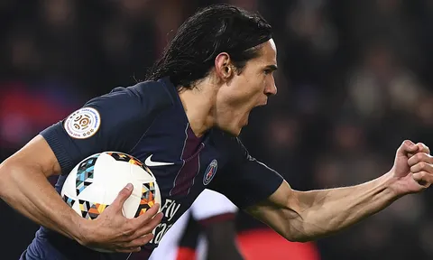 Cavani là tiền đạo hay hơn Suarez?
