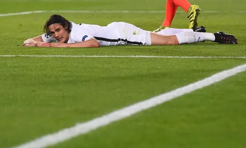 CĐV - Cầu thủ PSG xô xát, cảnh sát vào cuộc