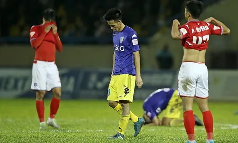 CĐV Hà Nội nói lời tạm biệt, lãnh đạo để ngỏ khả năng Văn Quyết ra đi