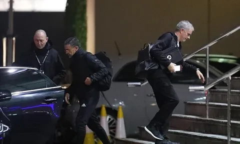 Chán ngấy Man Utd, Mourinho liên tục trở về London