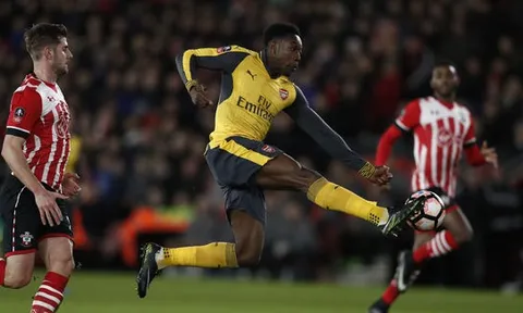 Chê sân xấu, Welbeck từ chối đá cho Arsenal