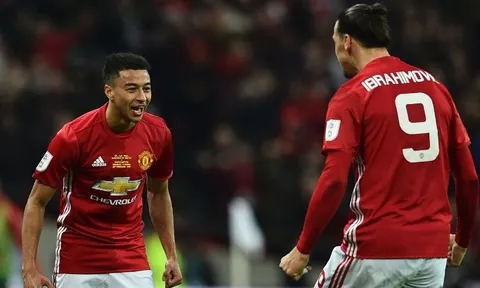 Chelsea & Arsenal 'hỗn chiến' giật sao Man United