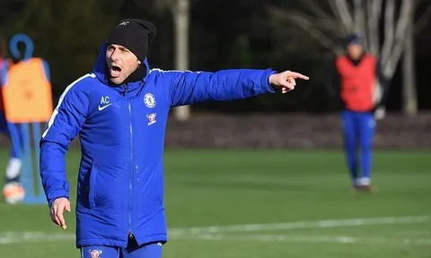 Chelsea hòa 4 trận liền, HLV Conte quát tháo ầm ĩ trên sân tập