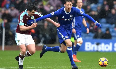 Chelsea mất điểm, Courtois đổ lỗi cho mặt sân